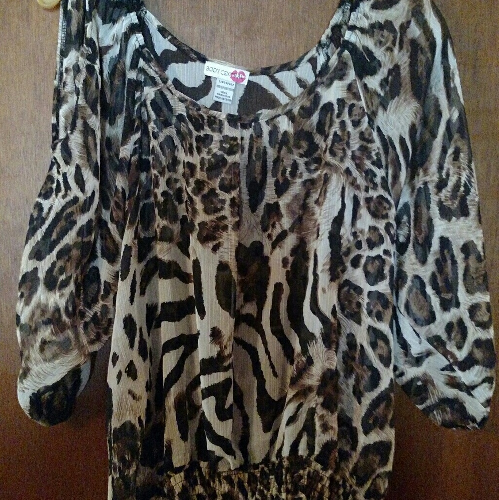 COPY - 3 for $25 🌺  cold shoulder blouse